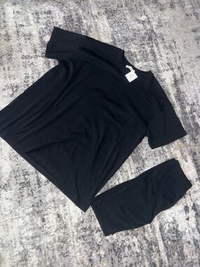 Zenana Outfitters Black Set Tee & Shorts